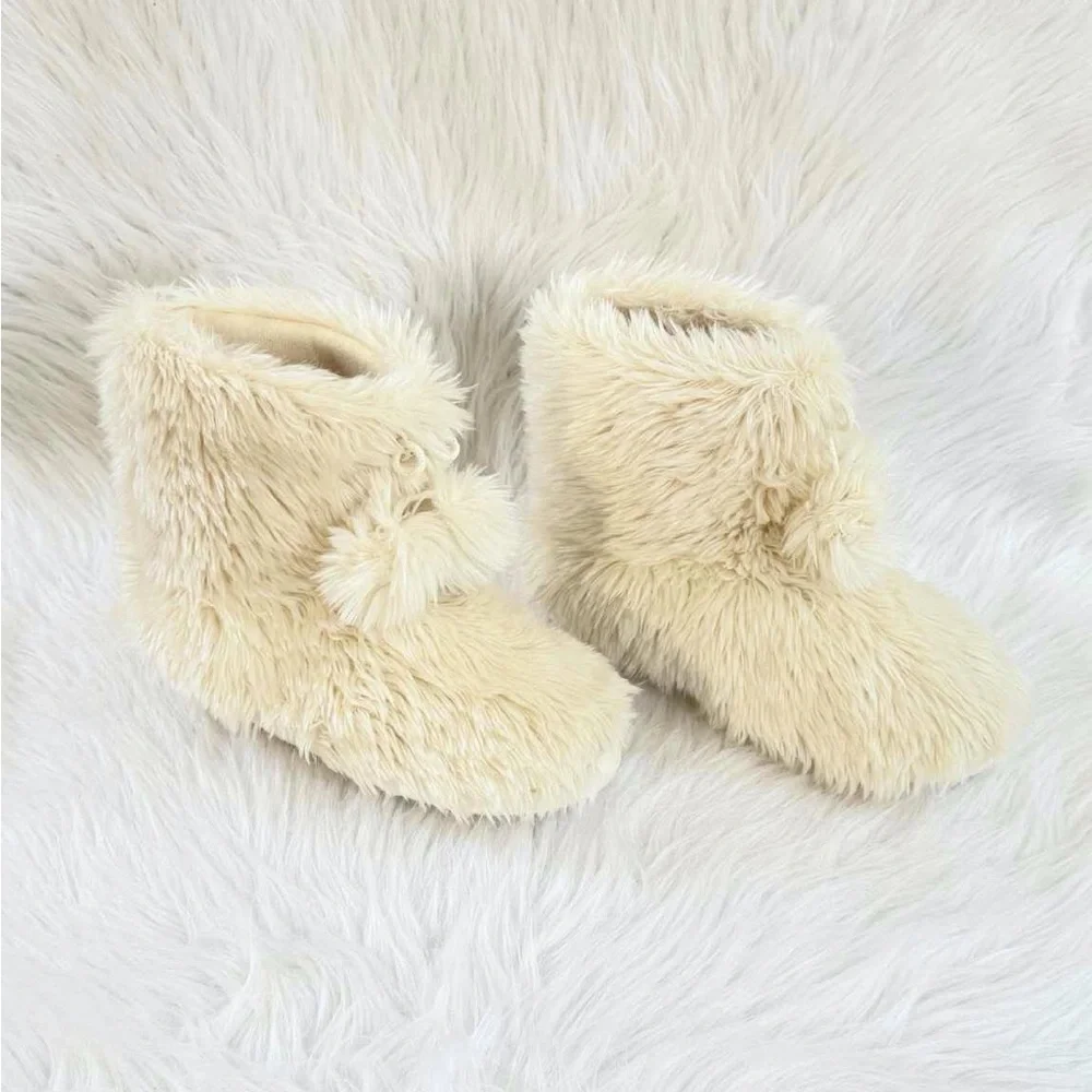 Mudd Slipper Booties - Picture 1 of 8